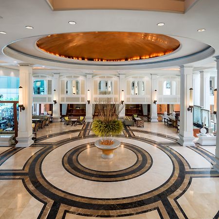 Dusit Thani Патая Екстериор снимка Lobby