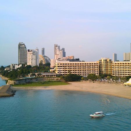 Dusit Thani Патая Екстериор снимка Pattaya skyline