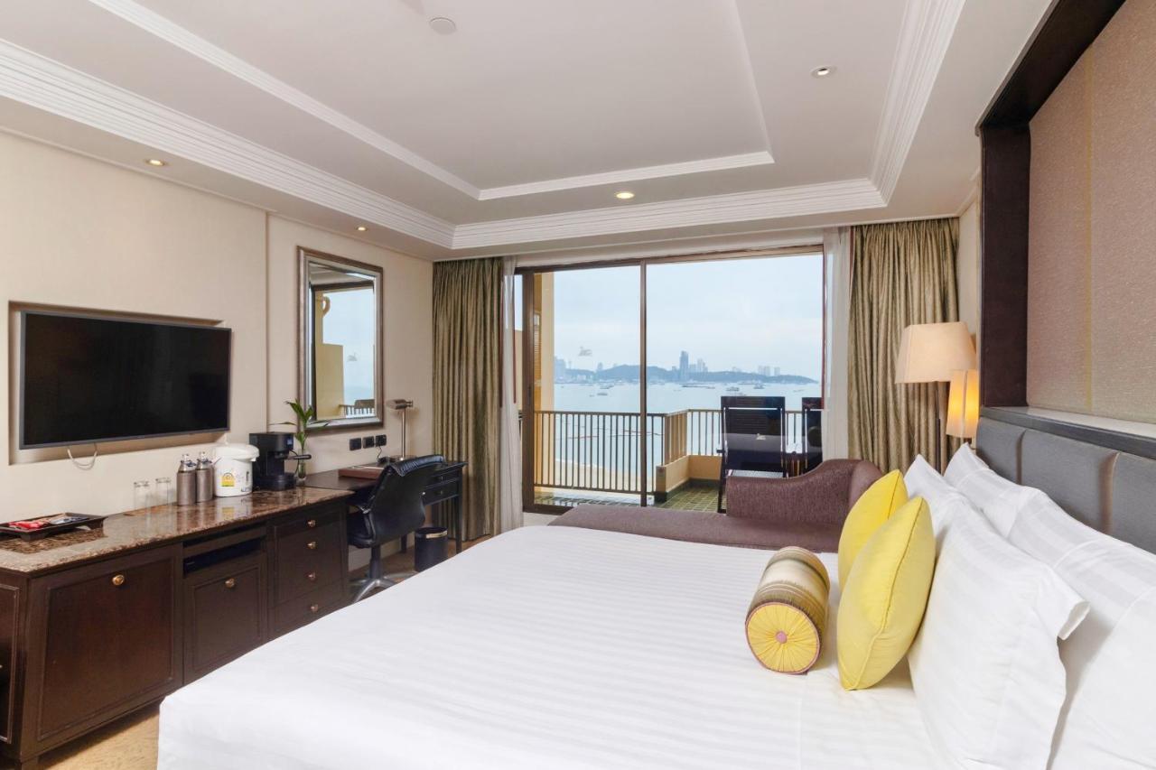 Dusit Thani Патая Екстериор снимка Deluxe Room