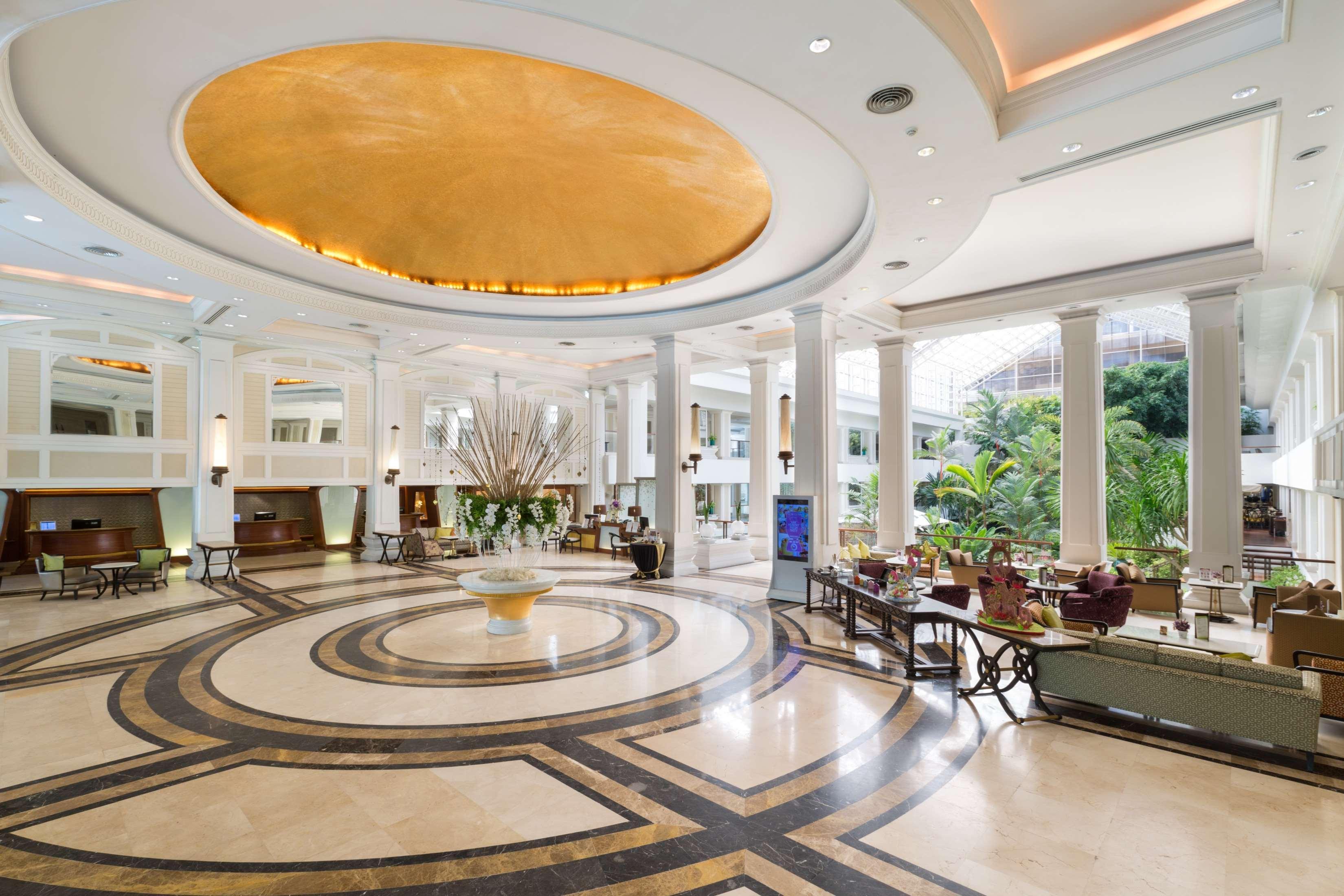Dusit Thani Патая Екстериор снимка The lobby of the hotel