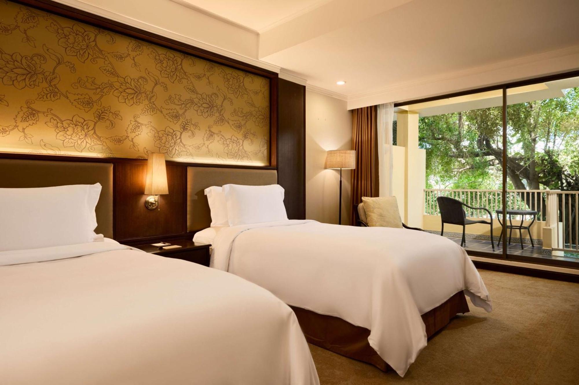 Dusit Thani Патая Екстериор снимка Deluxe Room