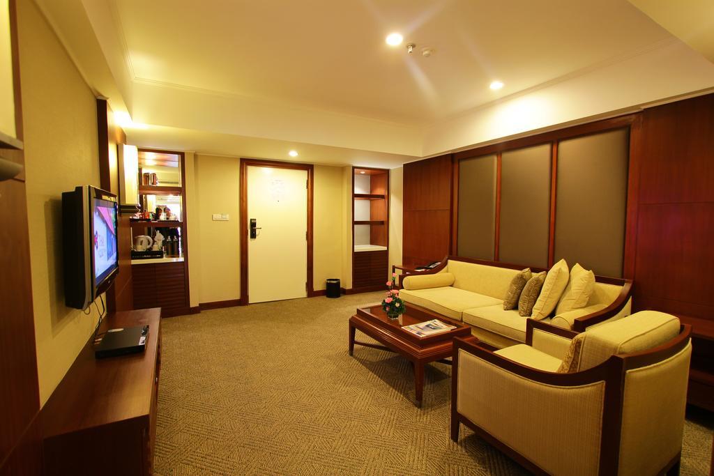 Dusit Thani Патая Екстериор снимка A suite at the hotel